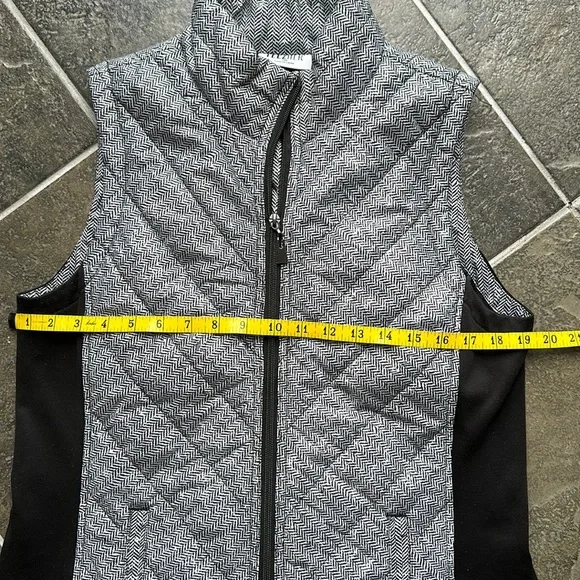 Black and Gray Vest Jacket - Picture 4 of 8
